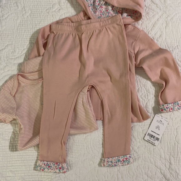 Carter’s baby girl hoodie set pink and floral 12m - Picture 3 of 9